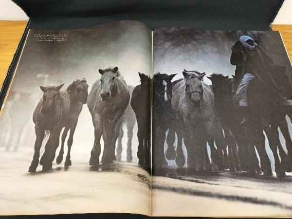 アサヒグラフ 1978 昭和53年 1.20 特集 馬のいる風景 北から南から 表紙/雪の山に放牧されている道産子 (函館市郊外)_画像4