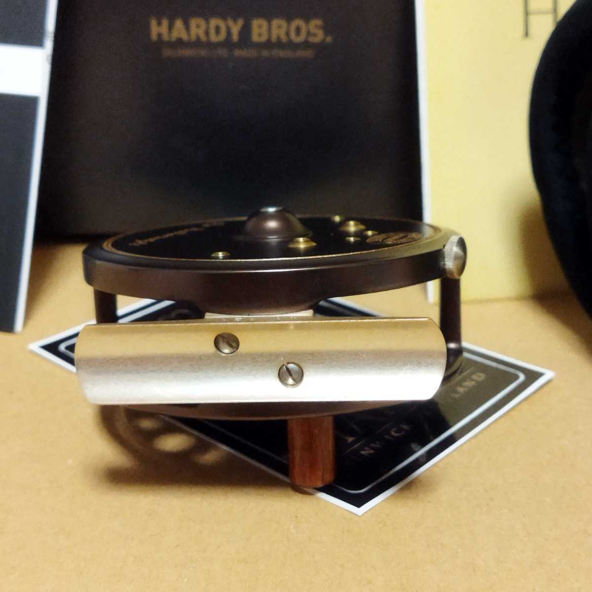47%割引○超レアモデル 希少 HARDY BROS Featherweight ALNWICK MADE パンチホールカメラ ★送料込★ハーディー リール フライウェイト英国製HARDY Flyweight リール