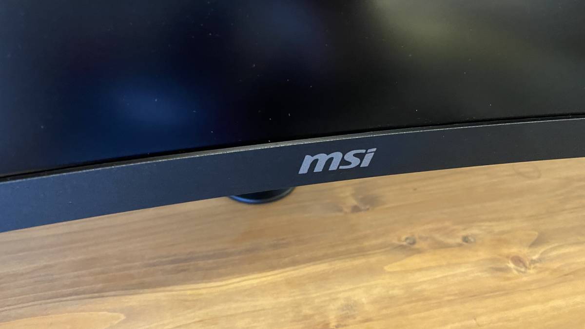 MSI Optix MAG321CURV 31.5インチ 4K 湾曲 曲面 ゲーミングモニター