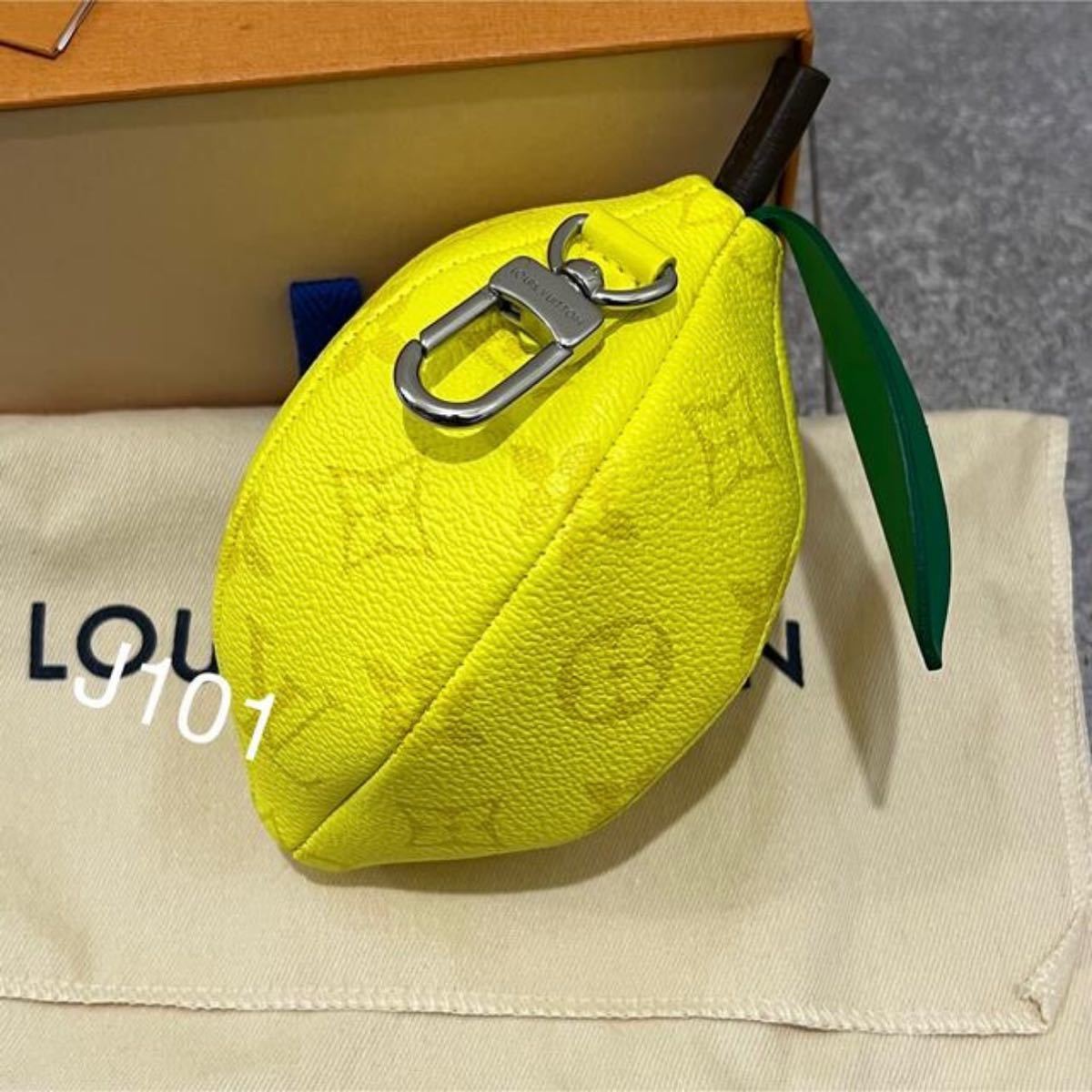  Louis Vuitton lemon pouch key holder charm 