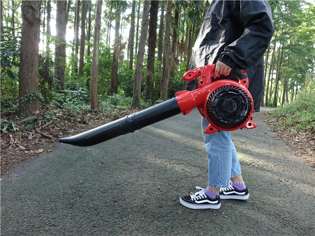 売り切り 未使用 軽量小型 ハンディ エンジンブロワー 排気量25.4cc 2サイクル ハイパワー 落ち葉 掃除機 送風機 枯葉 吹き飛ばし 環境設計