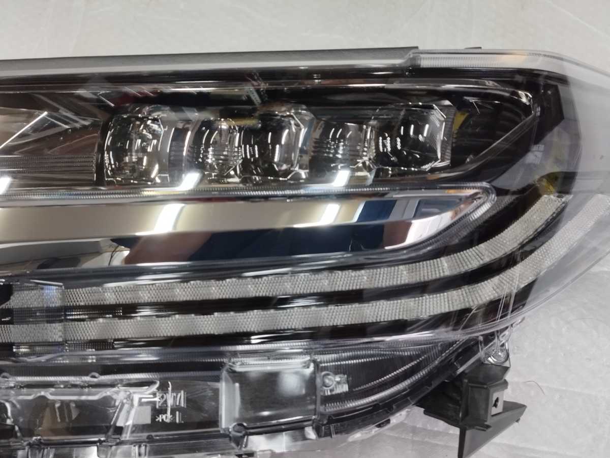 美品 TOYOTA アルファード 30系 後期 3眼 シーケンシャル LED ヘッド