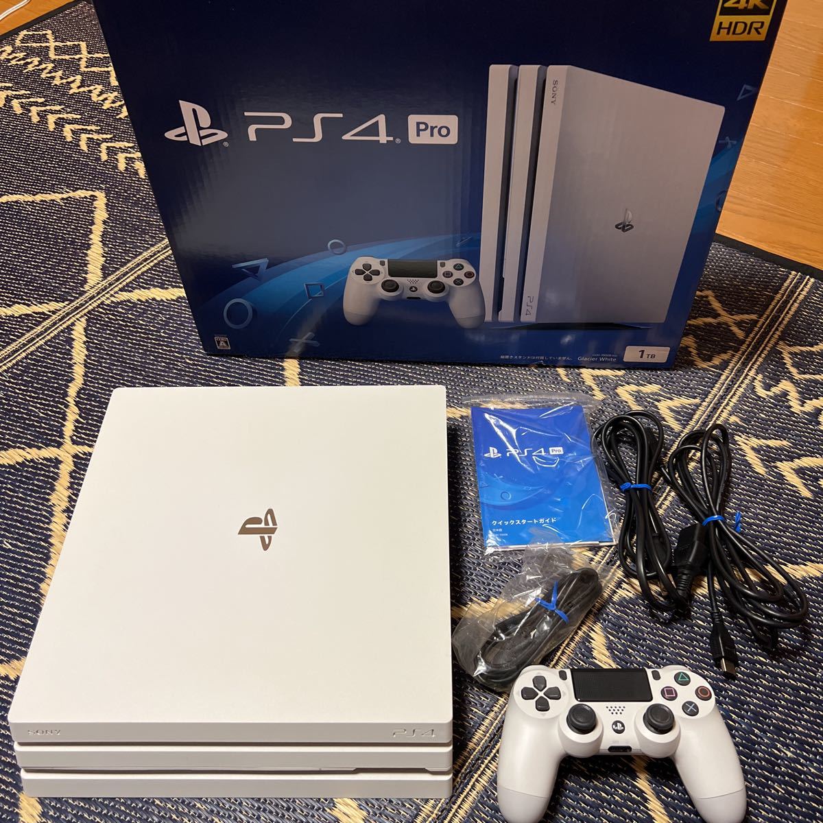 PlayStation4 Pro グレイシャー・ホワイト 1TB CUH-7000BB02