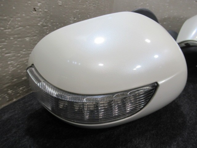 32496 Z12 Cube previous term turn signal with cover door mirror left right set white color /QX1 scratch 