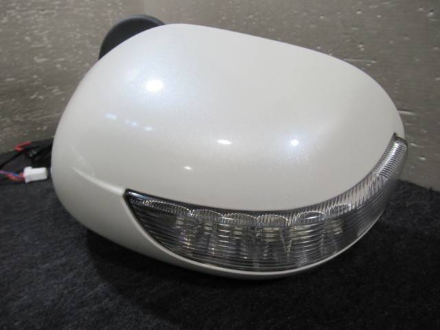 32496 Z12 Cube previous term turn signal with cover door mirror left right set white color /QX1 scratch 