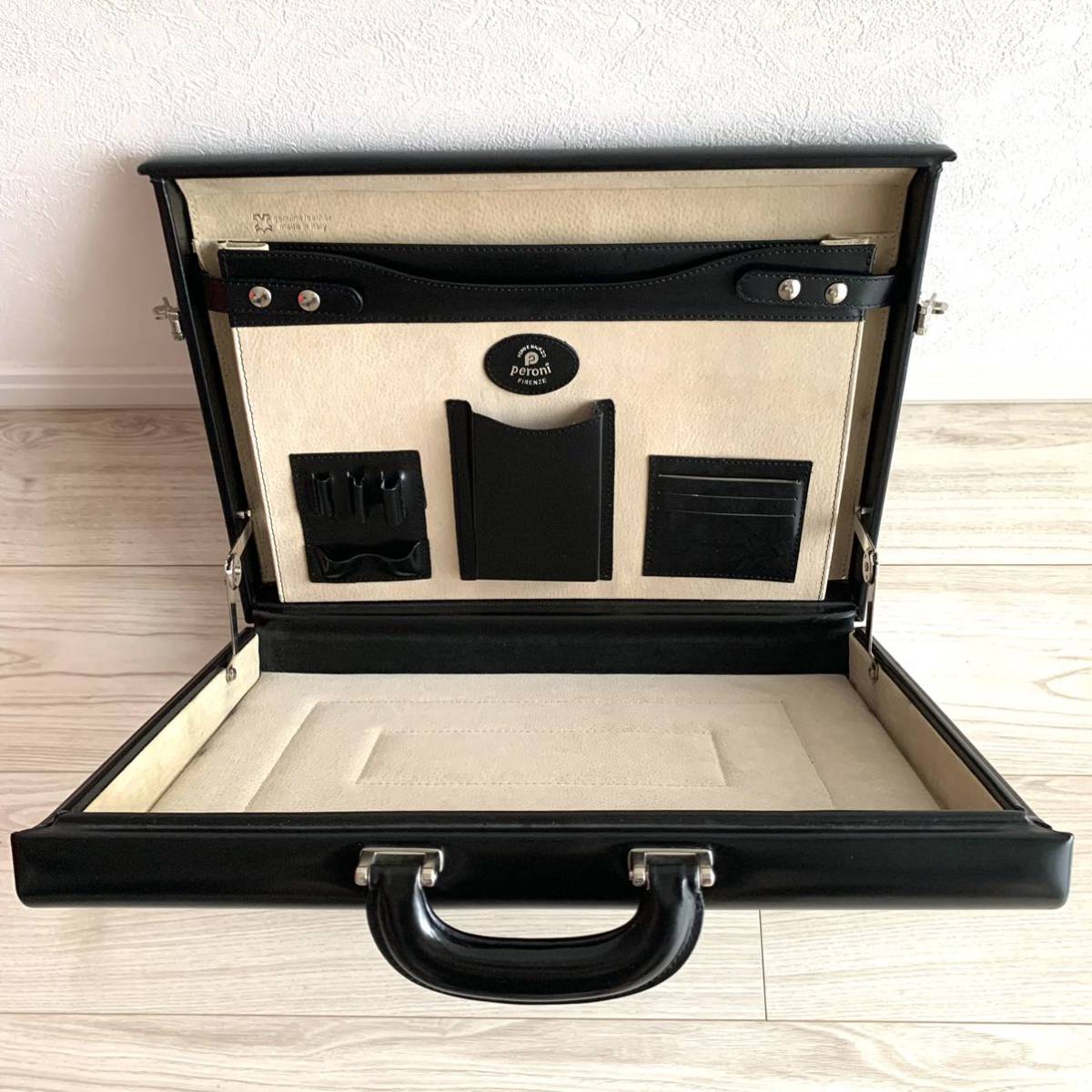 peronipe low ni attache case business bag dial lock black Italy 