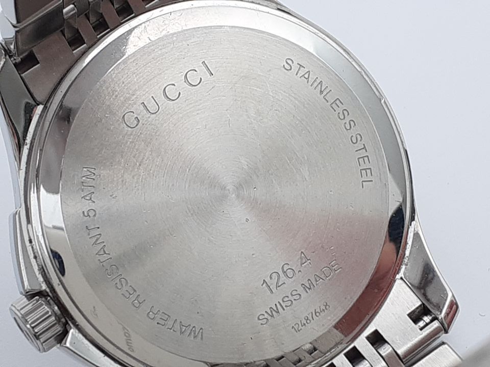美品】グッチ Gタイムレス 126.4 クォーツ メンズ 腕時計 シルバー文字