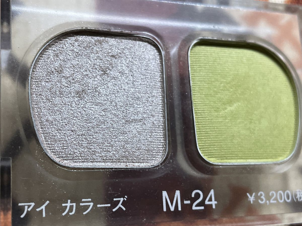 *MAX FACTOR I color zM-24| used * beautiful goods * remainder 9 break up a little over * records out of production | Max Factor * eyeshadow * I color z*M24*