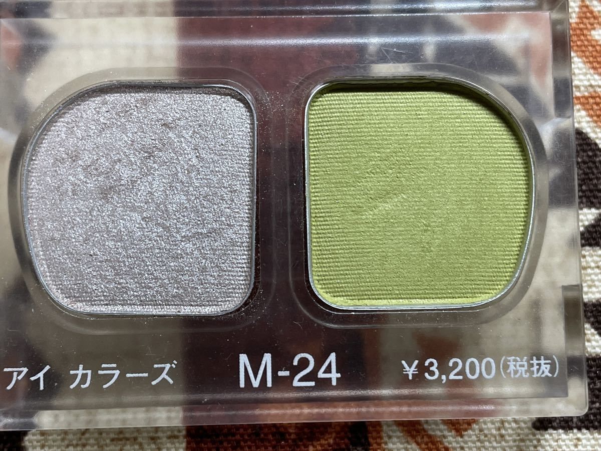 *MAX FACTOR I color zM-24| used * beautiful goods * remainder 9 break up a little over * records out of production | Max Factor * eyeshadow * I color z*M24*