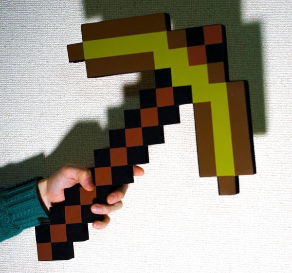 コスプレ 金のツルハシ　マインクラフト ツルハシ クリーパー 武器 濃黄　金　グッズ　道具　おもちゃ_画像4