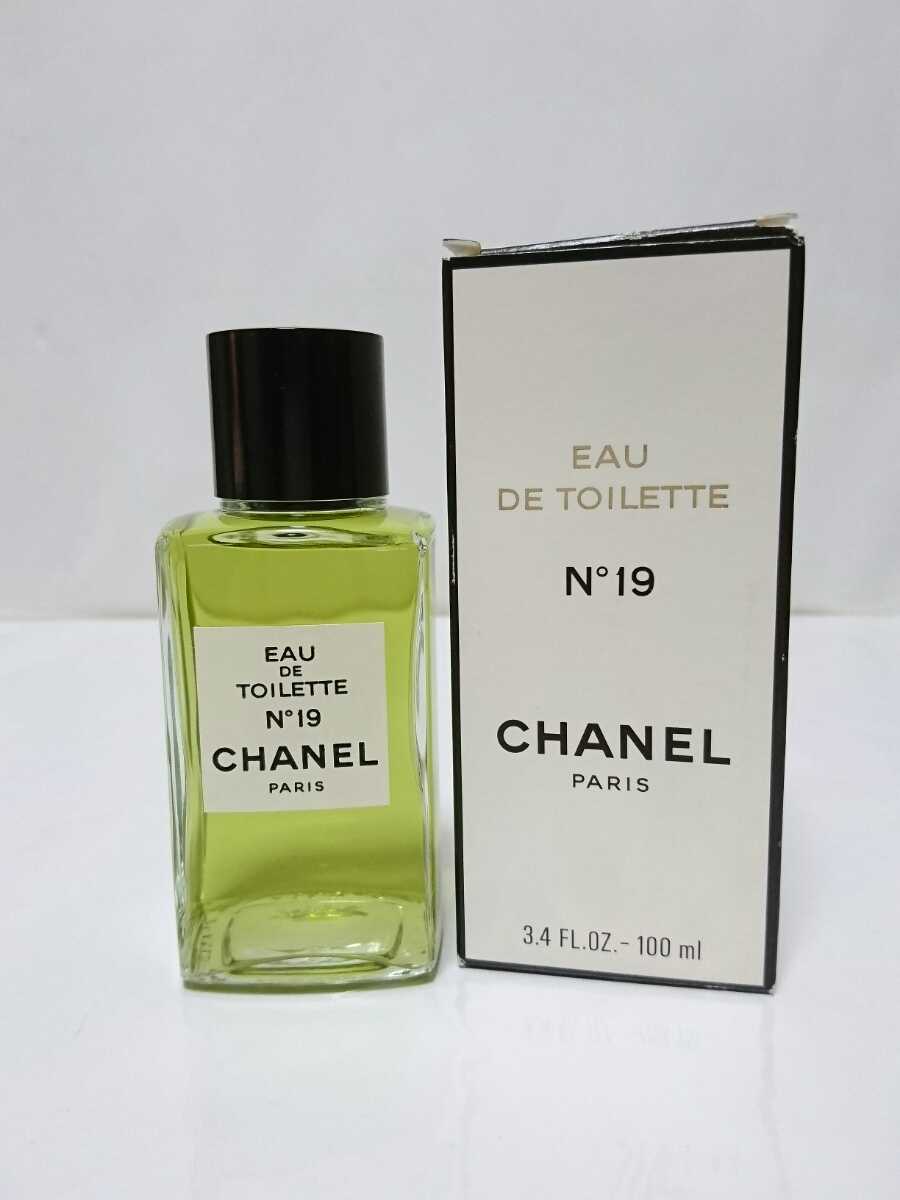 未使用に近い シャネル No19 オードトワレ EDT 100ml CHANEL No19 EAU DE TOILETTE 送料無料 箱ありの画像1