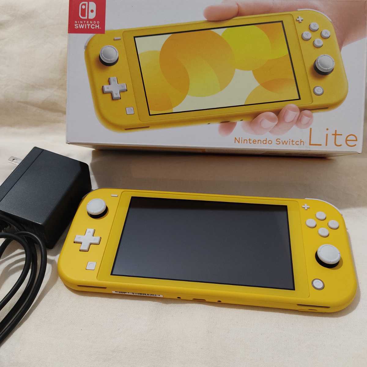 最新コレックション Nintendo 本体 Lite Switch 携帯用ゲーム本体