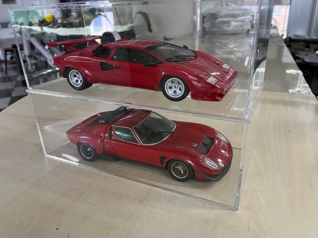 1/18 カウンタック イオタ 2台セット アクリルケース付き 京商 1/18 カウンタック イオタ 2台セット アクリルケース付き 京商