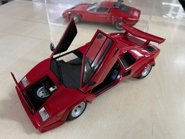 1/18 カウンタック イオタ 2台セット アクリルケース付き 京商 1/18 カウンタック イオタ 2台セット アクリルケース付き 京商