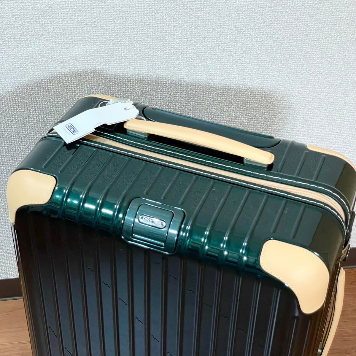 新品】Rimowaリモワ 42Lボサノバ 限定品4輪 グリーン スーツケース