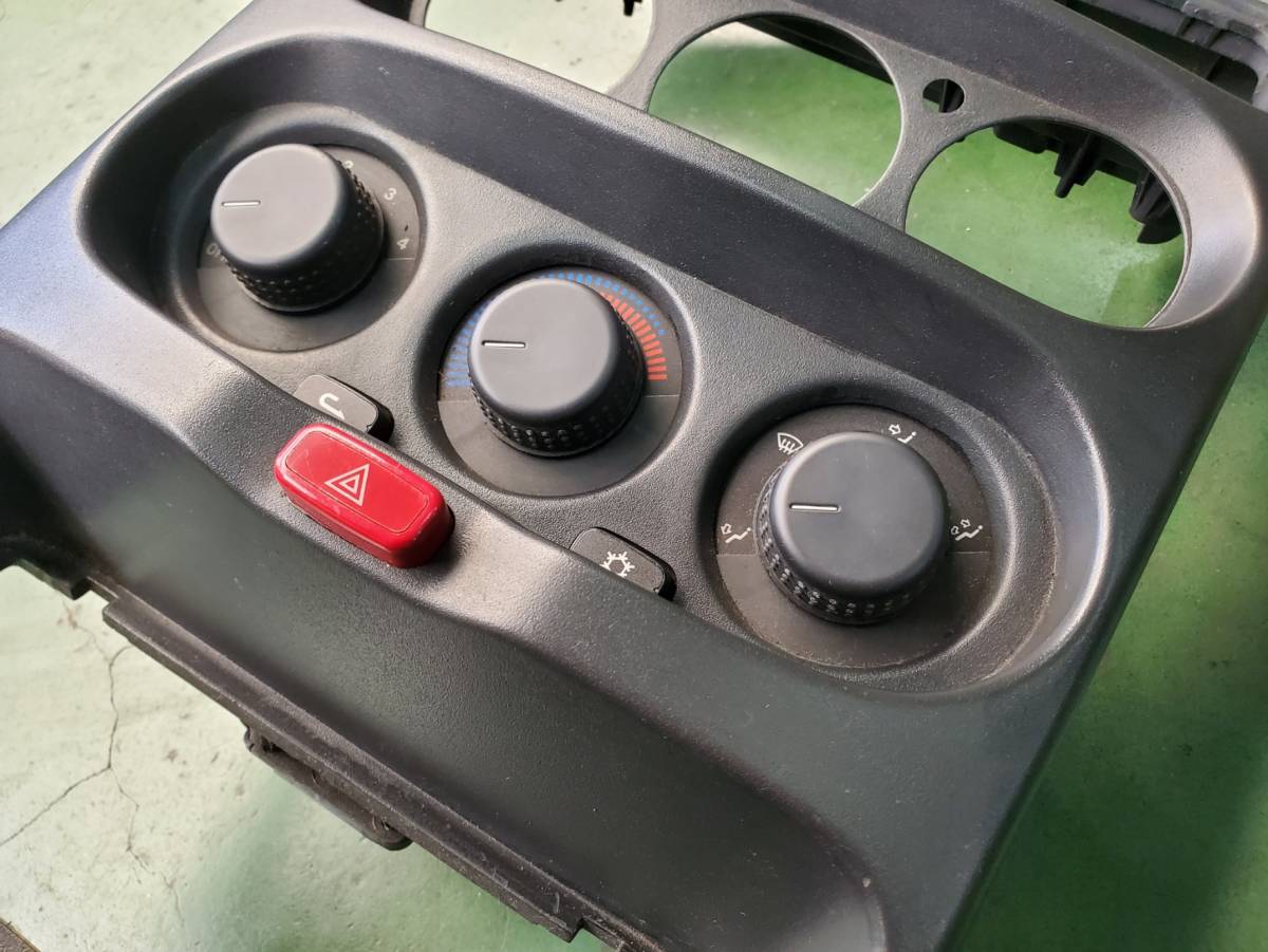  Alpha Romeo GTV/ Spider 916 previous term center panel AC control unit attaching CS220910-G
