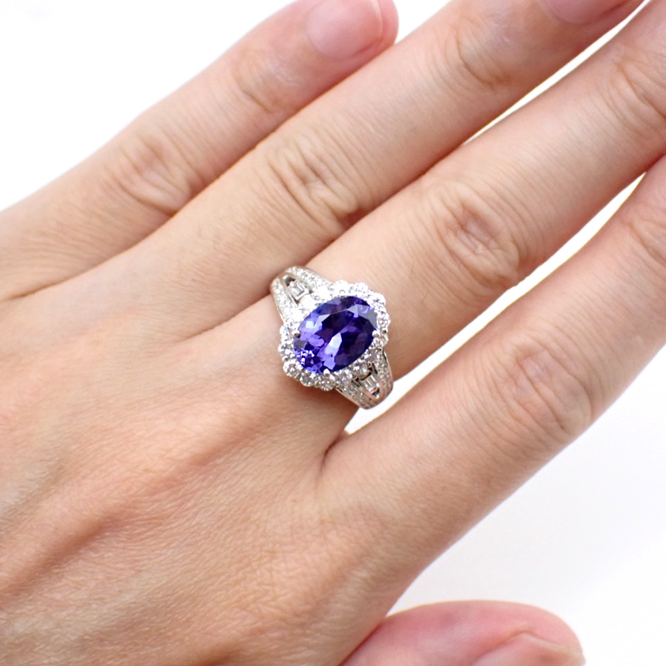 極上クオリティ!】(日独鑑別書)超高品質タンザナイト2.68ct 脇