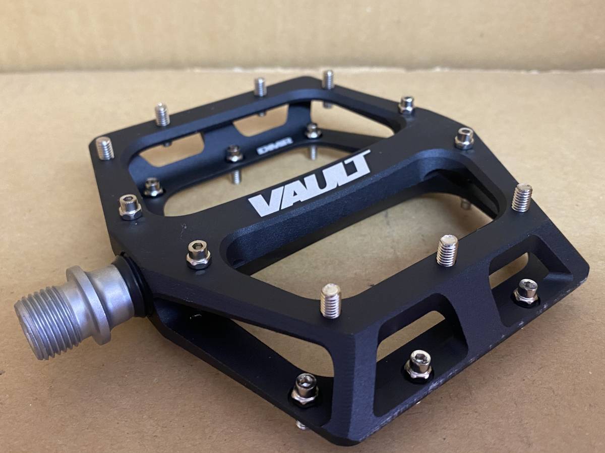 DMR VAULT ボルトペダル　サンドブラストブラック　 新品未使用　ダウンヒル BMX トレイルライド　ダートジャンプ_画像3