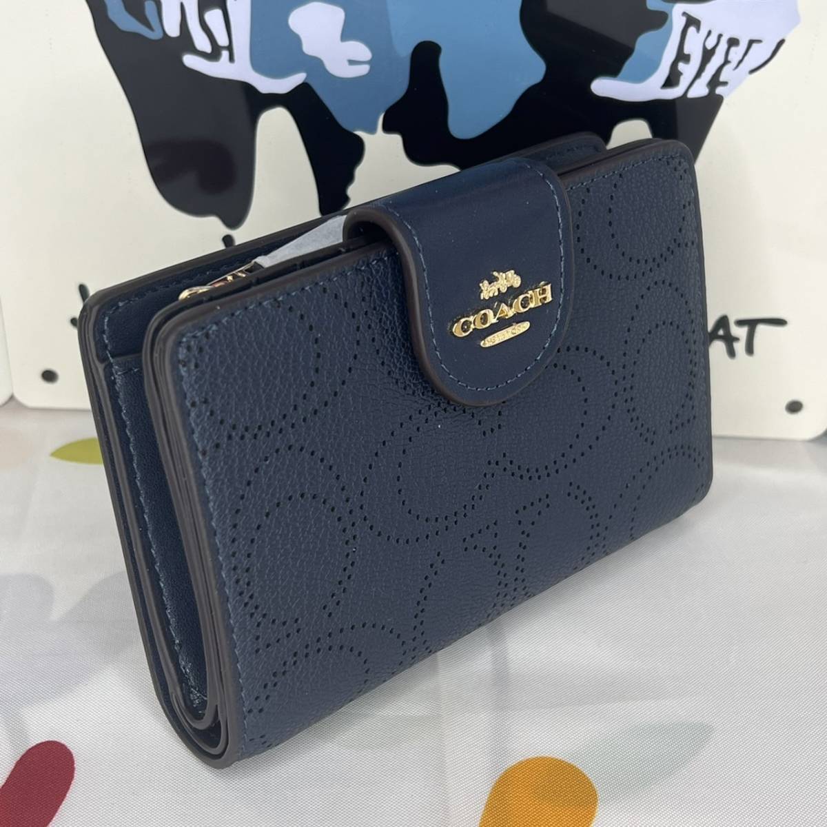 コーチ COACH】 ラグジュアリー パフォレイテッド シグネチャー