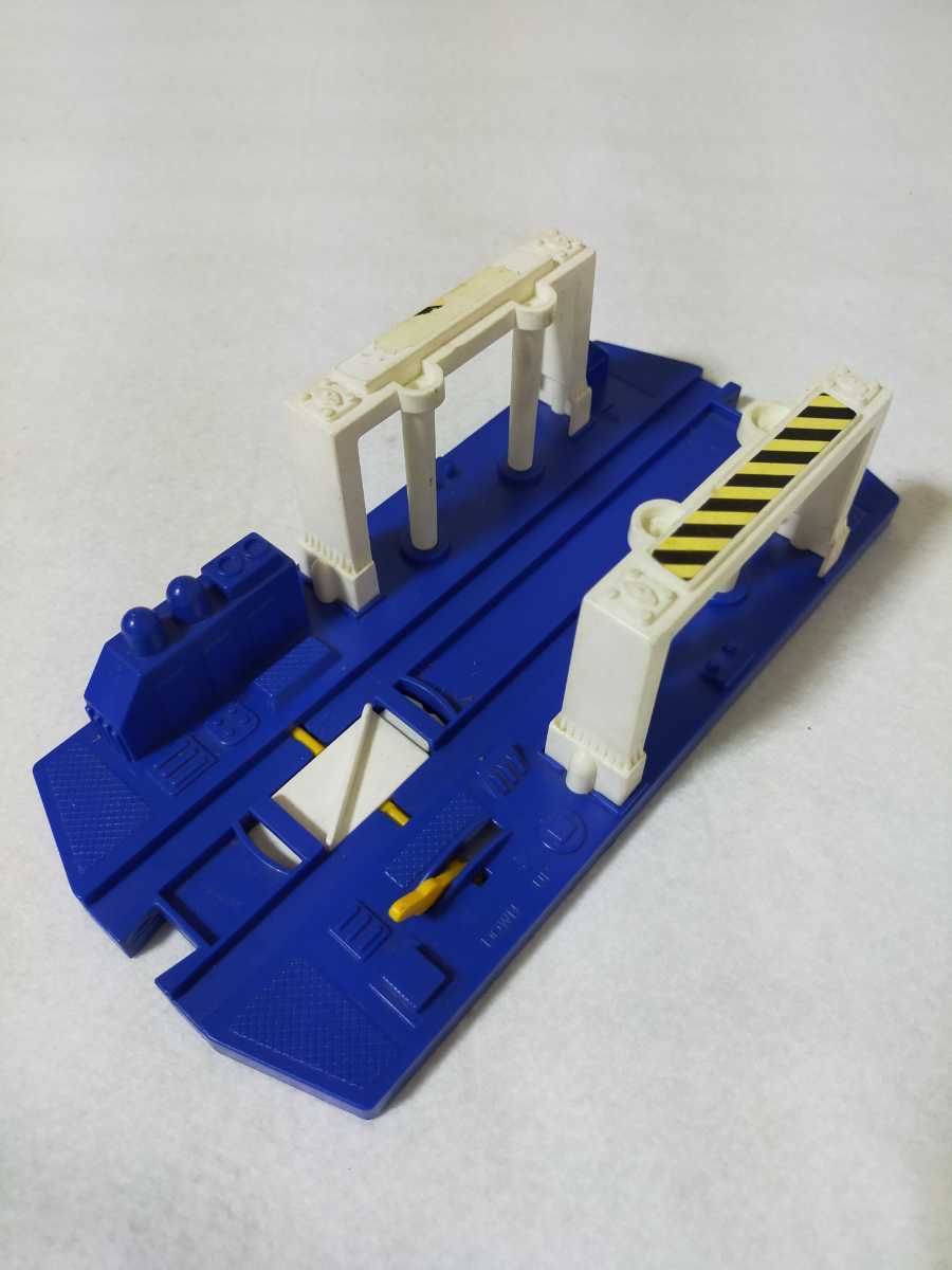 [ at that time thing ] Plarail TOMY Takara Tommy made in Japan manual switch rail blue color single line down up rail parts ..