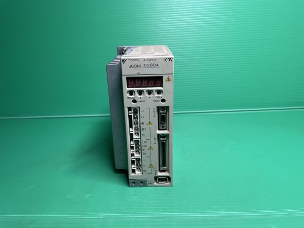 ◇美品◇【646】YASKAWA SERVOPACK 　サーボドライバー　SGDM-02BDA　安川電機【在庫1】_画像2