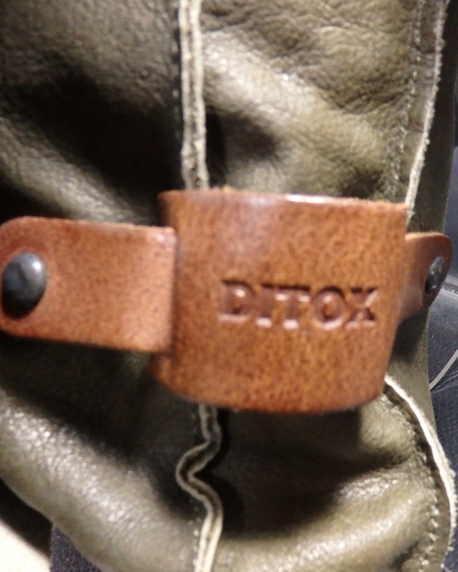 DITOX. olive is lakox leather flap shoulder 