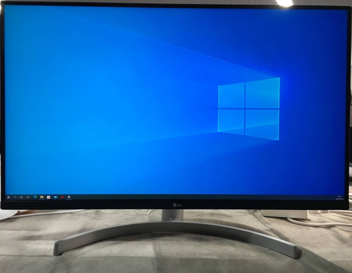 LG 32UN550-W SILVER 外部モニター 31.5型 PC/タブレット ディスプレイ