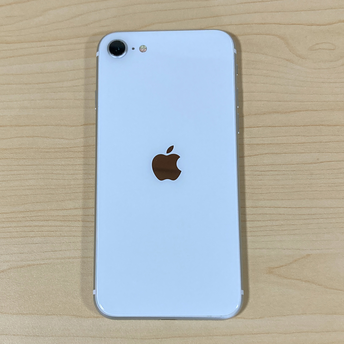 【ジャンク品】iPhone SE2 第2世代 64GB ホワイト SIMフリー （本体のみ）