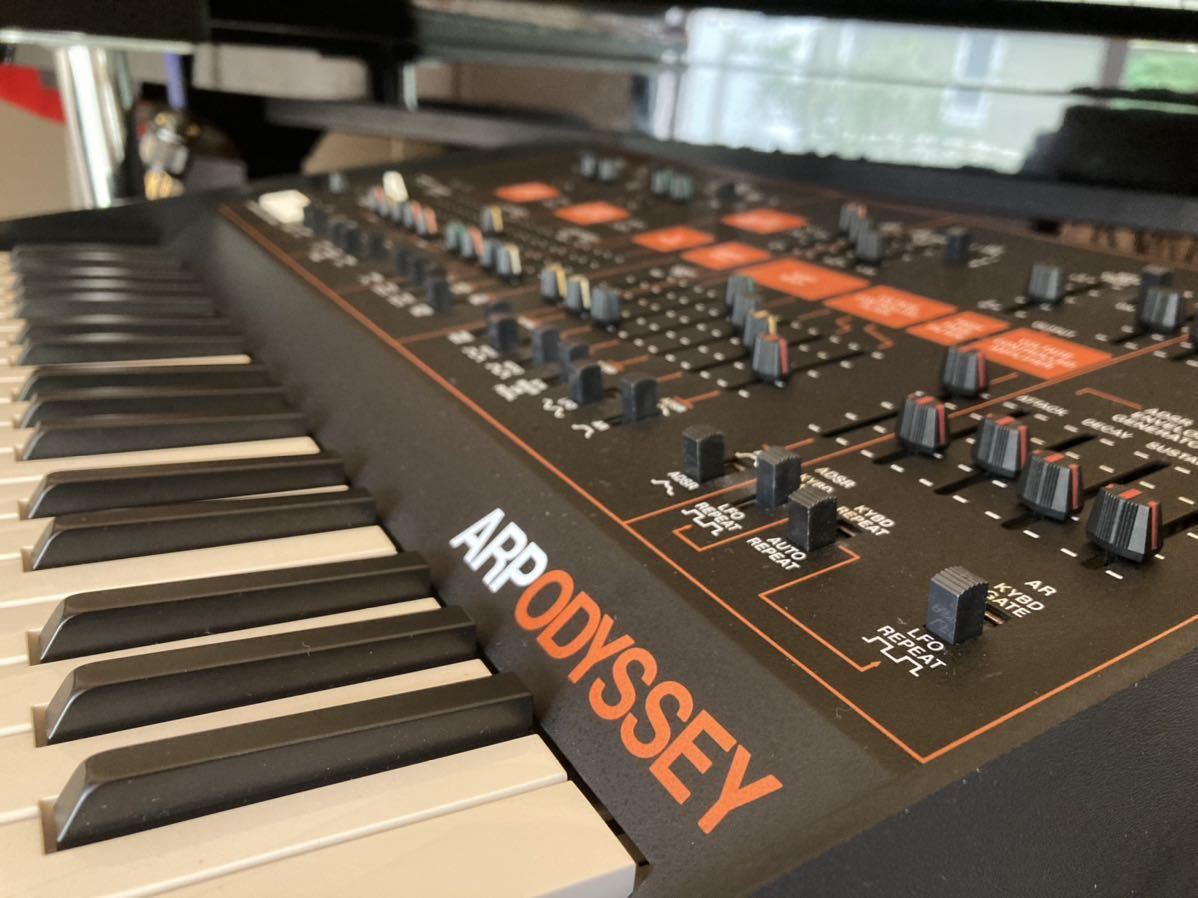 ARP odyssey KORG アナログシンセサイザー