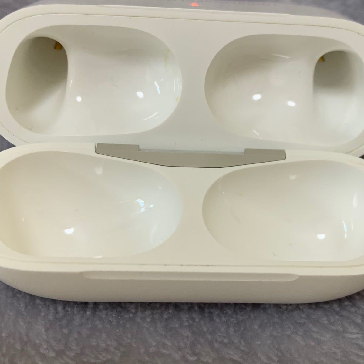 AirPods Pro 純正品 充電器 充電ケース ワイヤレス充電器