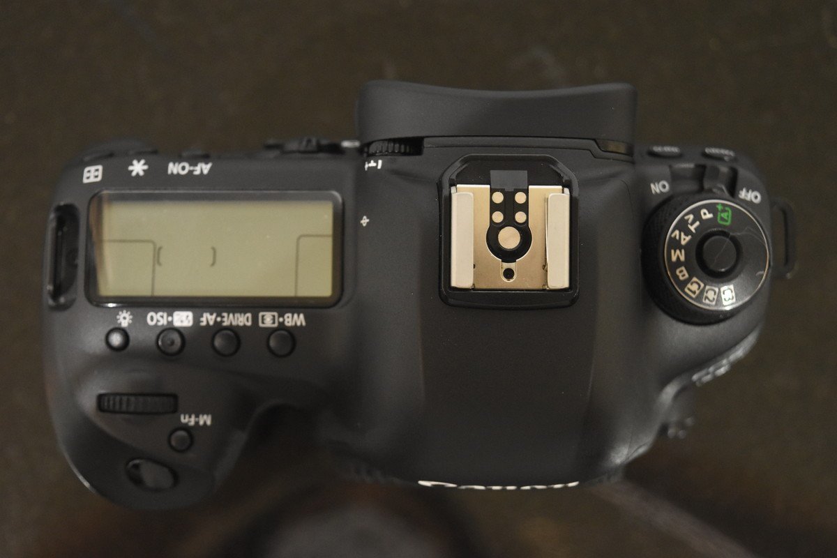 【送料無料!!】Canon EOS 5D Mark Ⅳ IV キヤノン デジタル一眼レフカメラ ボディ_画像3