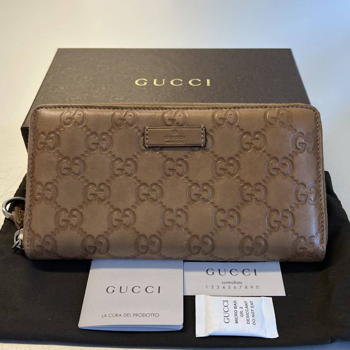 新品同様! グッチ GUCCI 財布 長財布 シグネチャー シマレザー