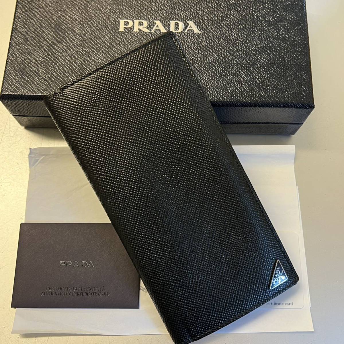 お気に入り 新品同様‼️ 長財布 プラダ プラダ PRADA 新品同様‼️ 財布