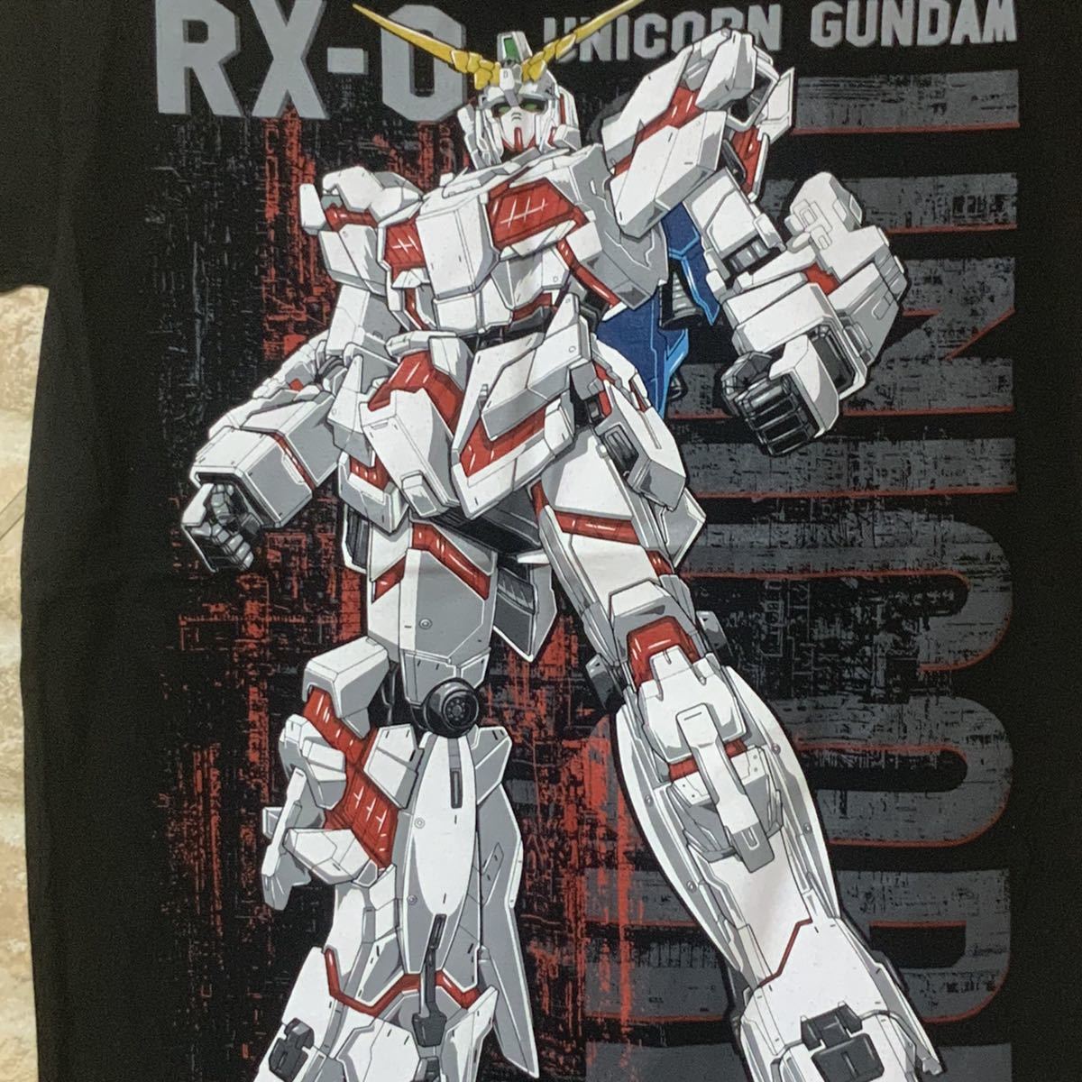 ガンダム ユニコーン RXー0 GUNDAM Tシャツ Sサイズ イラスト 機動戦士ガンダム 海外製の画像2