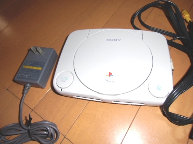 SONY PS-1 SCPH-100 コンパクト　美品　本体　ソフセット　⑤_画像1