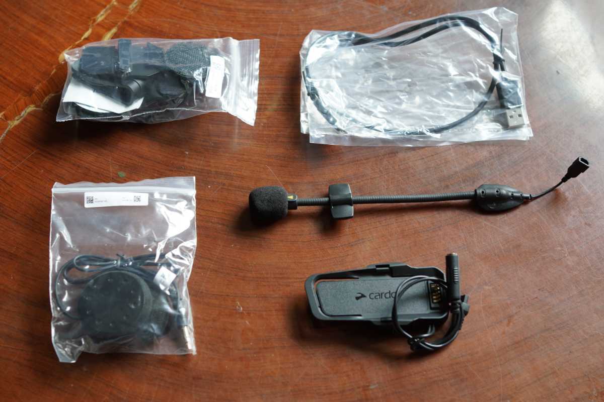 新品未使用】Cardo Freecom Packtalk EDGE 化粧箱付き