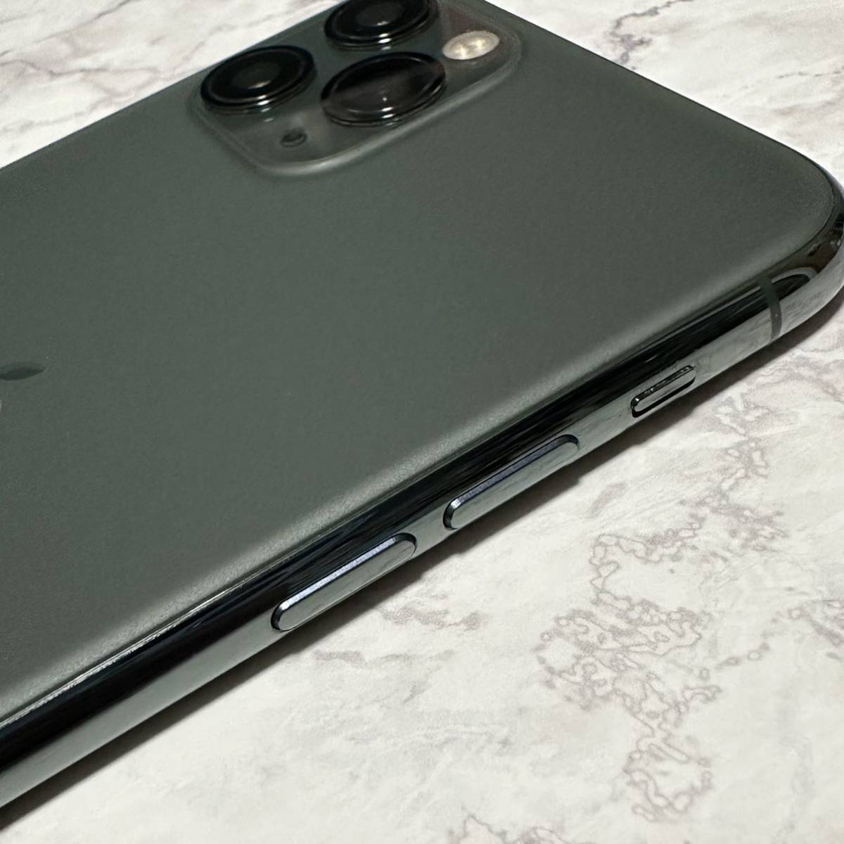 iPhone 11 Pro ミッドナイトグリーン 512 GB SIMフリー ロック解除済み