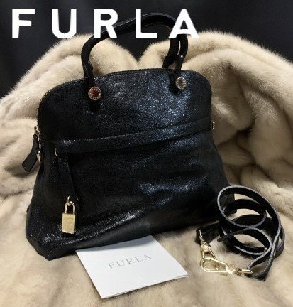 数量限定価格!! ◇人気のフルラ ハイセンスなディティール【FURLA ≪ ハンド&ショルダーバッグ≫ラメ仕様ブラックカラー M08189 2WAY パイパー PIPER ハンドバッグ 数量限定価格!! ◇人気のフルラ ハイセンスなディティール【FURLA ≪ ハンド&ショルダーバッグ≫ラメ仕様ブラックカラー M08189 2WAY パイパー PIPER ハンドバッグ