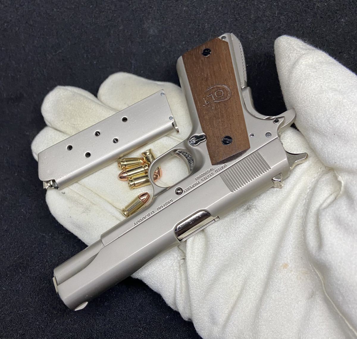 ★新品　コルトガバメント　Colt M1911 A1 High Precision 1/2scale Mini Model ★Handmade Wooden Grip (Limited Edition )シルバー_手のひらサイズの超精密モデルガン。