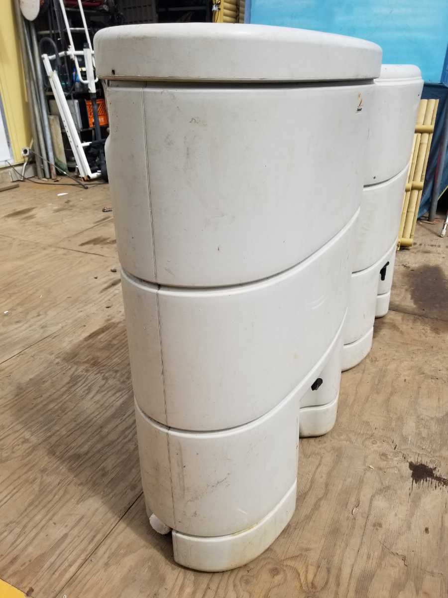 7126円 パナソニック 雨水タンク 200L 中古品 一つ蓋無し 要清掃 7126円 パナソニック 雨水タンク 200L 中古品 一つ蓋無し 要清掃