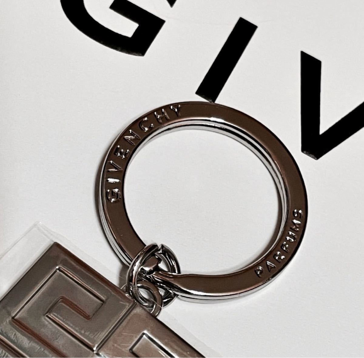 新作/新品/未使用】GIVENCHY ジバンシー キーホルダー 新作/新品/未使用】GIVENCHY ジバンシー キーホルダー
