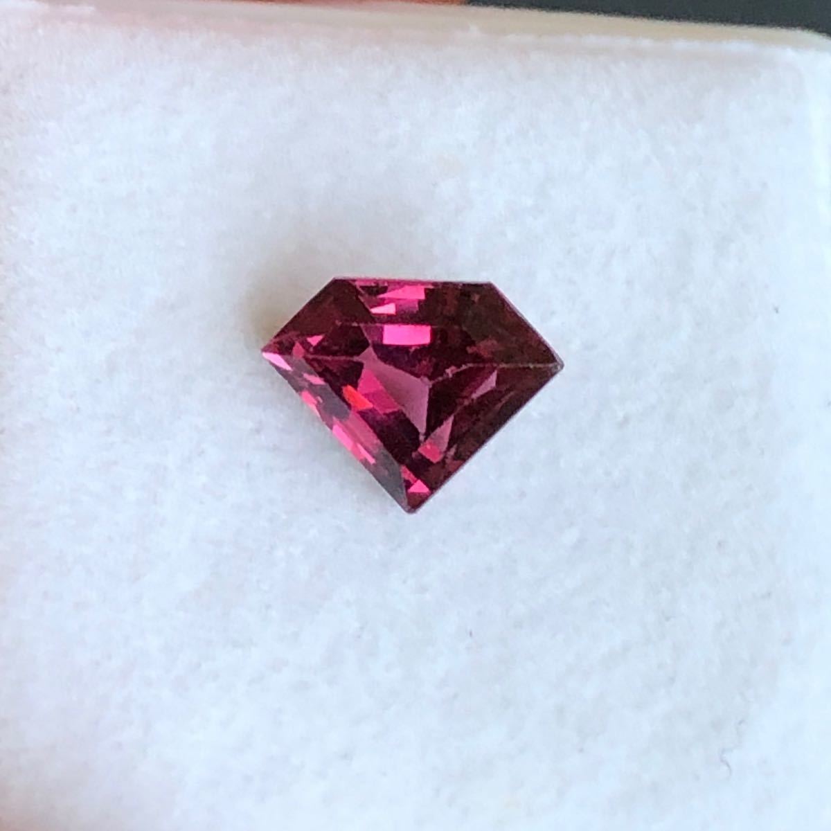 天然ロードライトガーネット 3.148ct-