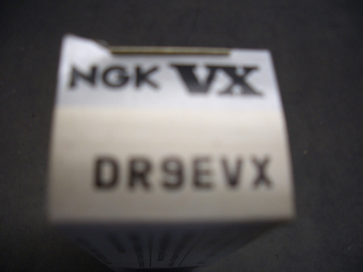 絶版　NGK　白金　 VXプラグ　ＤＲ9EＶＸ_１本の価格です