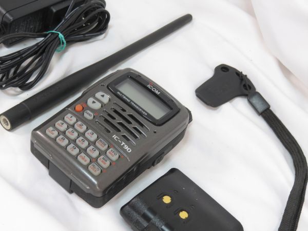 Yahoo!オークション - アイコム IC-T90 新スプリアス適合 50/144 Yahoo!オークション - アイコム IC-T90 新スプリアス適合 50/144