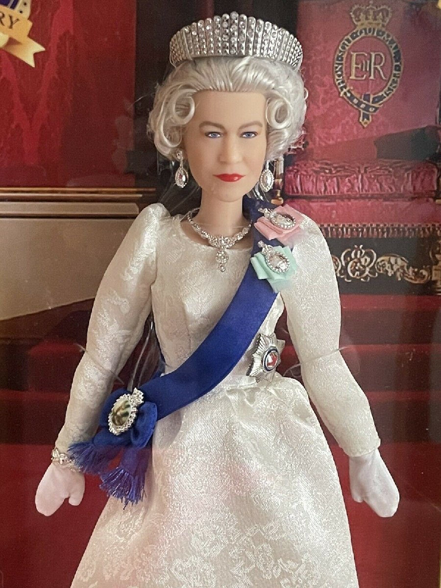 *Barbie Barbie signature Queen Elizabeth II платина jubi Lead -ruQUEEN ELIZABETH II HCB96* бесплатная доставка *