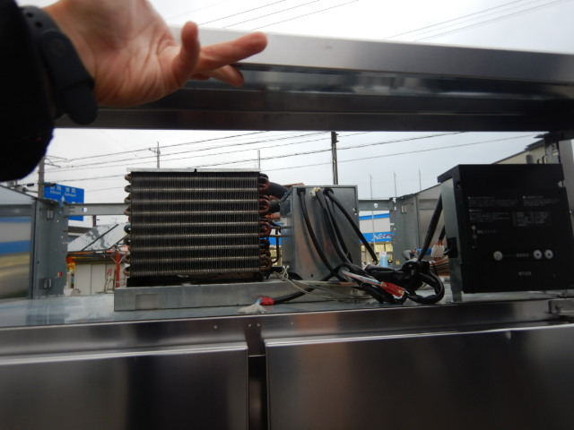 西濃営業所止)2016年製 ホシザキ HF-120LZ3 4ドア 縦型 冷凍庫 1060L 西濃営業所止)2016年製 ホシザキ HF-120LZ3 4ドア 縦型 冷凍庫 1060L