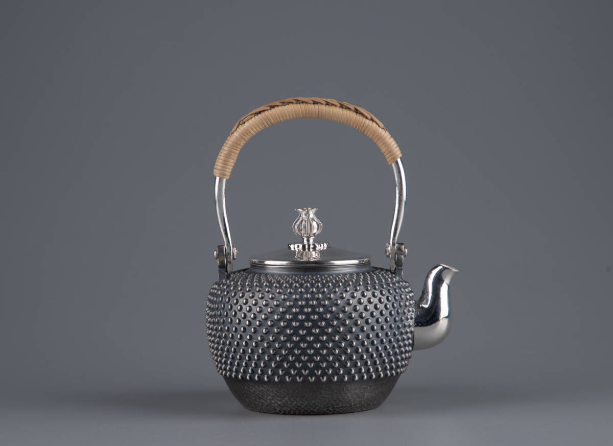 時代 純銀製 光南造 玉霰打出 蕾摘 急須 工芸品 美術品 銀瓶 煎茶道具