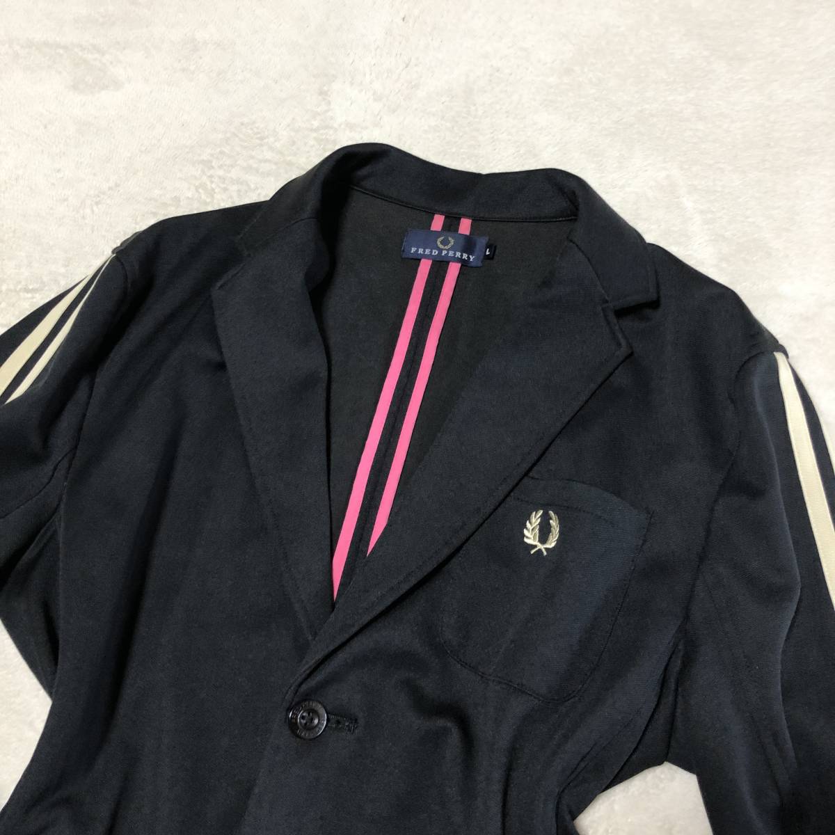 フレッドペリー FRED PERRY【貴重なLサイズ】月桂樹 ワンポイント刺繍 