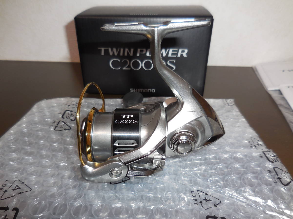 新品・未使用】シマノ Shimano 15 ツインパワー C2000S アジング
