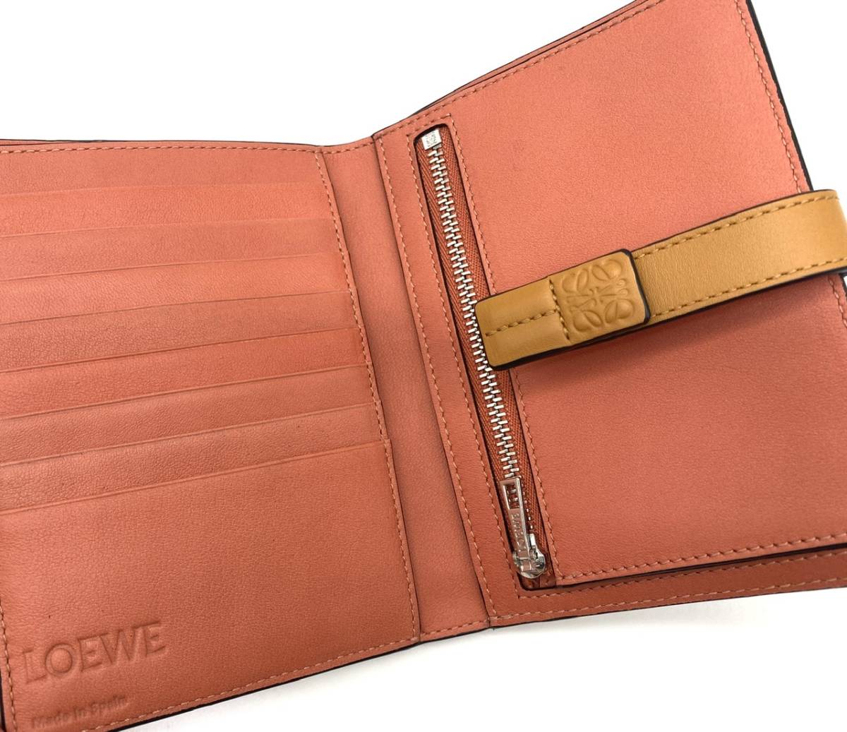 未使用 LOEWE ミディアムバーティカルウォレット 二つ折り財布 ミニ